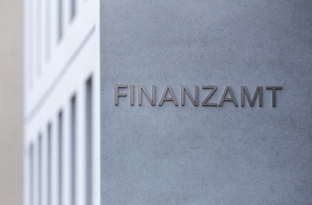 Korespondencja z Finanzamt: jak działa odbiór i skanowanie poczty